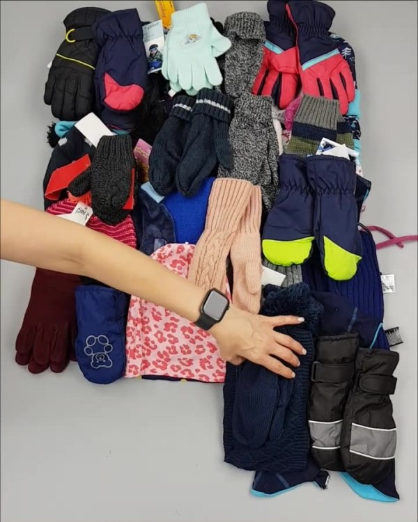 Фотография  154 - Шапки, шарфы, перчатки детские СТОК#3 кг, ЛОТ №2452 оптом в Пскове и Псковской области