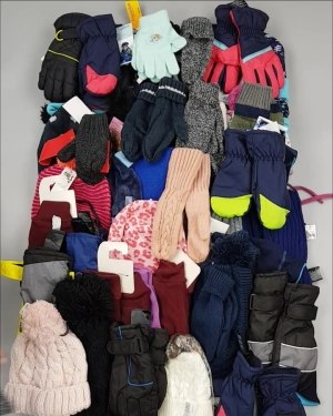 Фотография  176 - Шапки, шарфы, перчатки детские СТОК#3 кг, ЛОТ №2452 оптом в Пскове и Псковской области