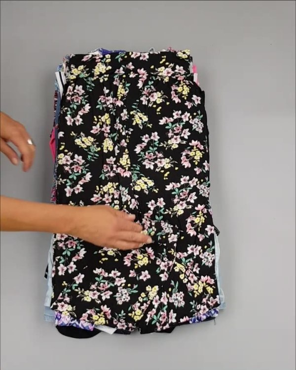 Фотография  323 - CUBUS детский микс лето (Children CUBUS mix)#15 кг, ЛОТ №2515 оптом в Пскове и Псковской области