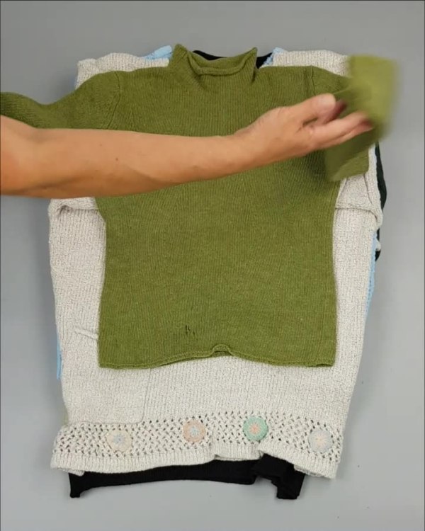 Фотография  646 - Джемпер муж+жен экстра#15 кг , Лот№2612 оптом в Пскове и Псковской области