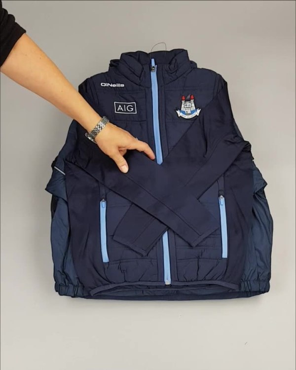 Фотография  625 - Куртки СПОРТ СТОК дети#10 кг , Лот№ 2642 оптом в Пскове и Псковской области