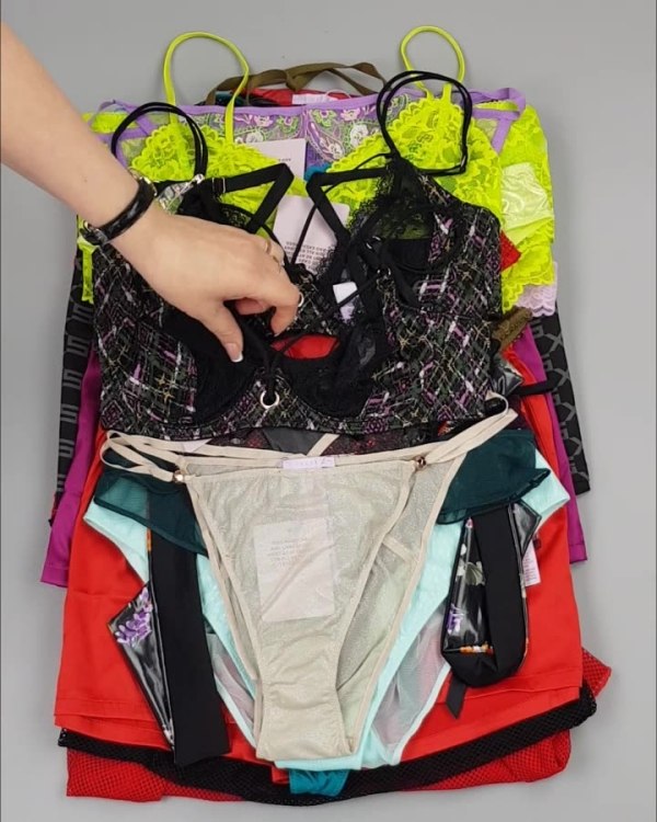 Фотография  989 - Нижнее белье Savage#50 шт, ЛОТ №4036 оптом в Пскове и Псковской области