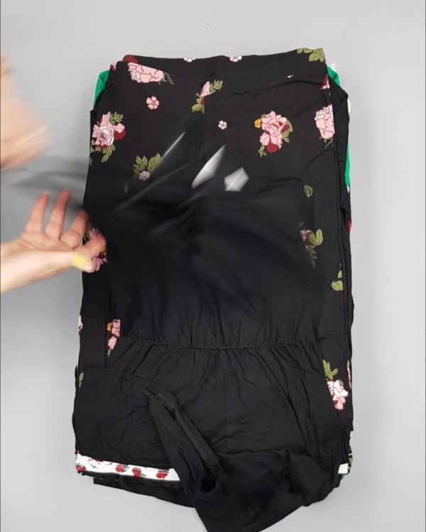 Фотография  729 - CALZEDONIA лето mix#50 шт, ЛОТ №4073 оптом в Пскове и Псковской области