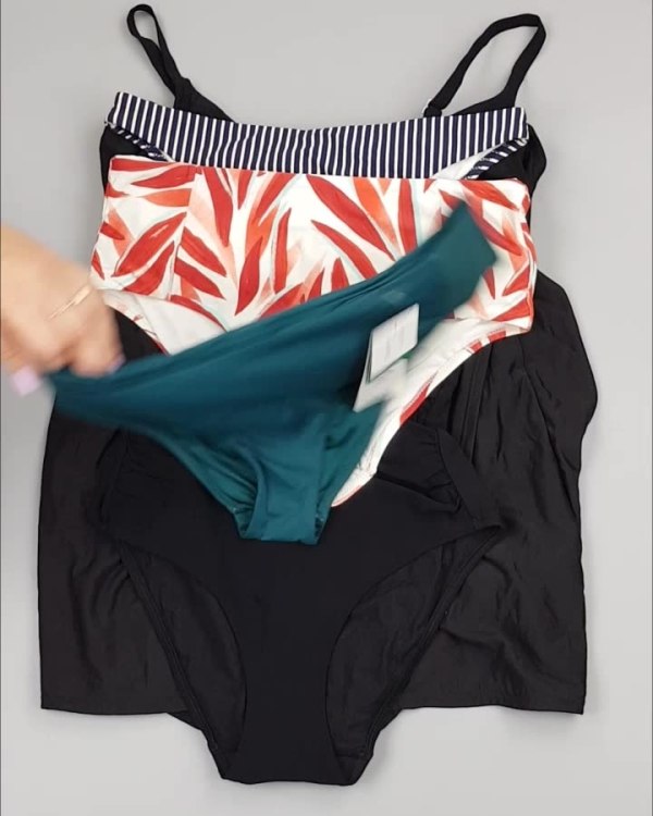 Фотография  986 - Купальники Chantelle#30 шт, ЛОТ №4410 оптом в Пскове и Псковской области