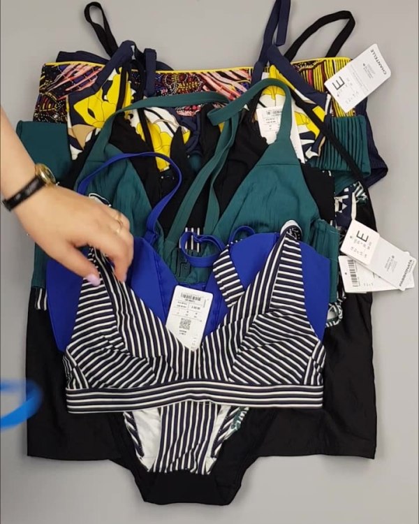 Фотография  946 - Купальники Chantelle#30 шт, ЛОТ №4410 оптом в Пскове и Псковской области