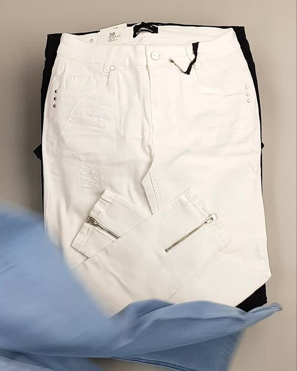 Фотография  566 - Джинсы DK Company 022024#10 кг, ЛОТ №5947 оптом в Пскове и Псковской области