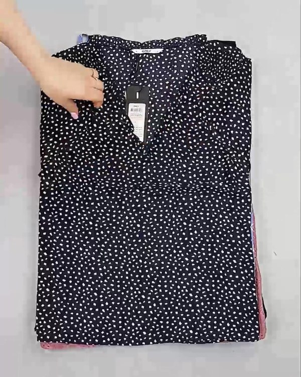 Фотография  660 - Блузки Bestseller 44#5 кг, ЛОТ №6084 оптом в Пскове и Псковской области