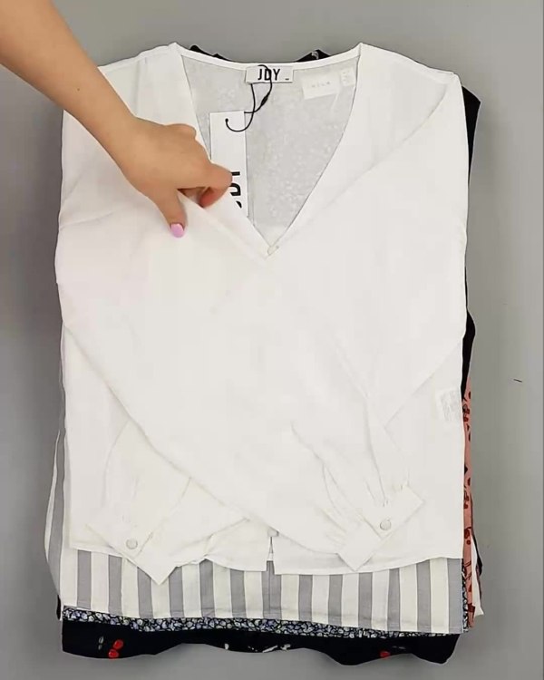 Фотография  186 - Блузки Bestseller 44#5 кг, ЛОТ №6084 оптом в Пскове и Псковской области