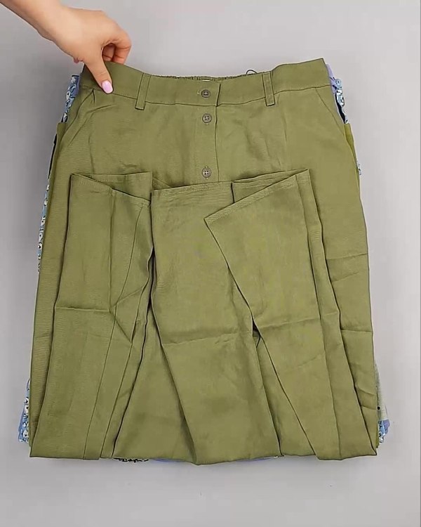 Фотография  448 - Юбки Bestseller 44#5 кг, ЛОТ №6119 оптом в Пскове и Псковской области