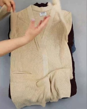 Фотография  443 - Кардиганы СТОК CAN#10 кг, ЛОТ №6474 оптом в Пскове и Псковской области