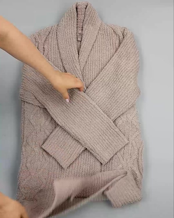 Фотография  396 - Кардиганы СТОК CAN#10 кг, ЛОТ №6474 оптом в Пскове и Псковской области