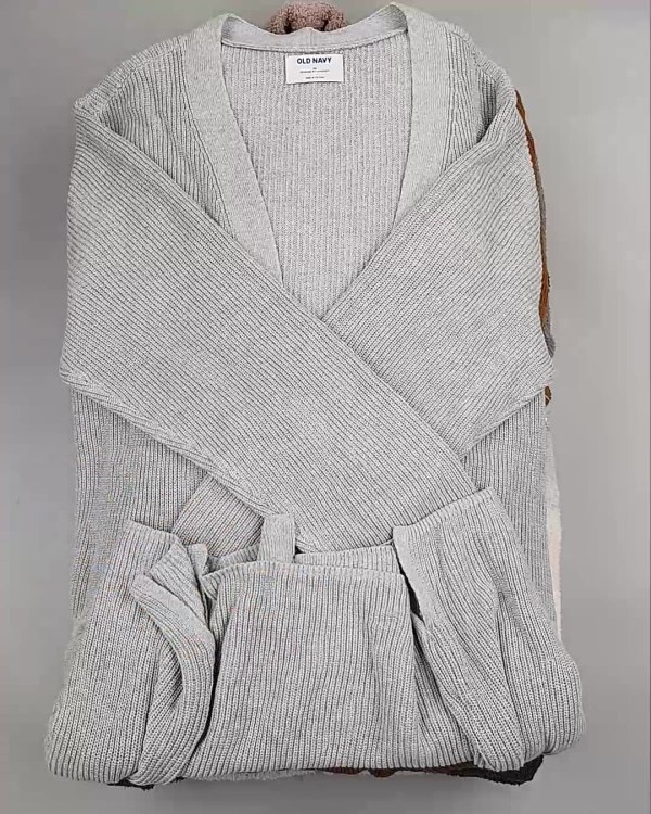 Фотография  949 - Кардиганы СТОК CAN#10 кг, ЛОТ №6474 оптом в Пскове и Псковской области