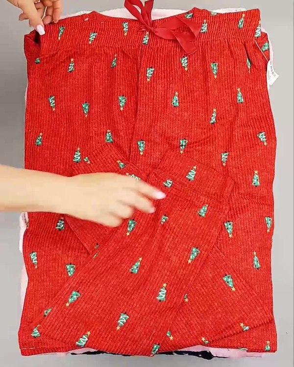 Фотография  889 - Домашняя одежда CAN#10 кг, ЛОТ №6482 оптом в Пскове и Псковской области