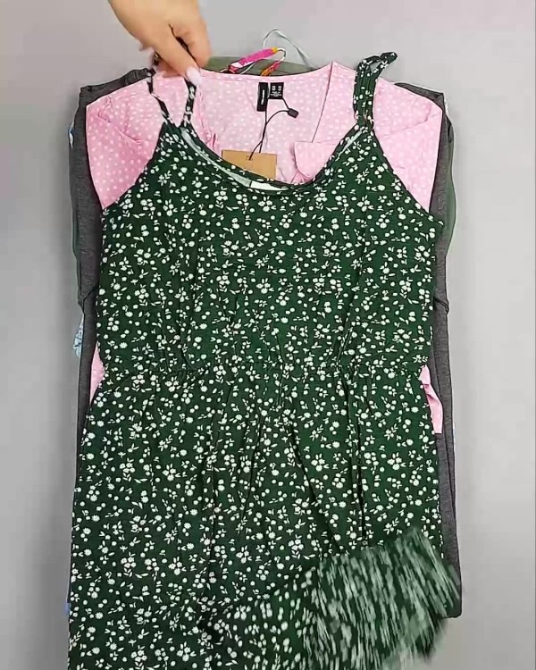 Фотография  411 - Платья Bestseller 44#5 кг, ЛОТ №6538 оптом в Пскове и Псковской области