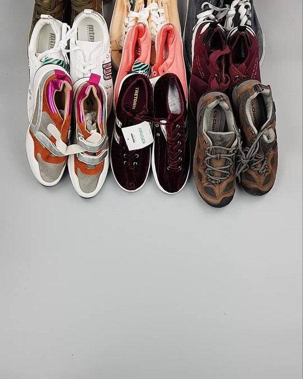 Фотография  916 - Кроссовки СТОК лето#10,9 кг, ЛОТ №6560 оптом в Пскове и Псковской области