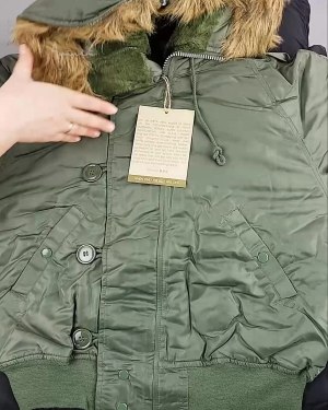 Фотография  451 - Верхняя одежда Англия СТОК #10 кг, ЛОТ №6727 оптом в Пскове и Псковской области