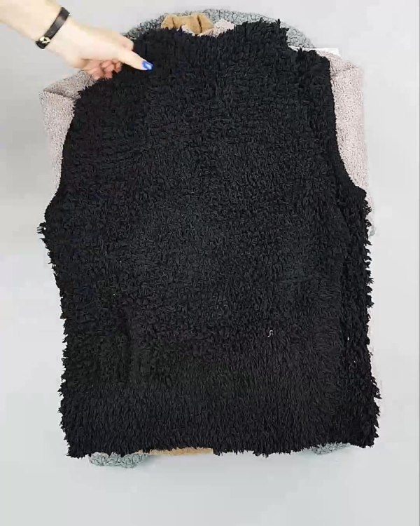 Фотография  918 - Кардиганы СТОК CAN#10 кг, ЛОТ №6887 оптом в Пскове и Псковской области