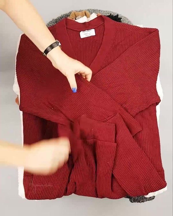 Фотография  806 - Кардиганы СТОК CAN#10 кг, ЛОТ №6887 оптом в Пскове и Псковской области