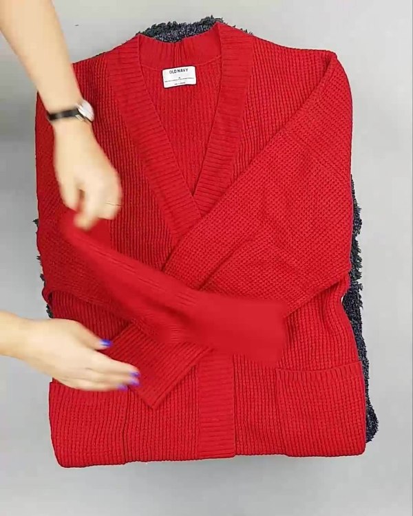 Фотография  510 - Кардиганы СТОК CAN#10 кг, ЛОТ №6888 оптом в Пскове и Псковской области