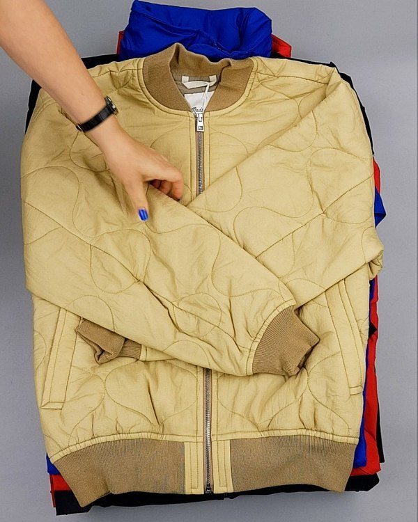 Фотография  711 - Ветровки CAN 084#10 кг, ЛОТ №6939 оптом в Пскове и Псковской области