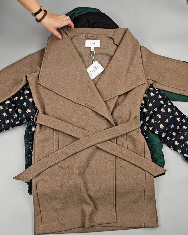 Фотография  626 - Верхняя одежда VILA#10 кг, ЛОТ №6824 оптом в Пскове и Псковской области