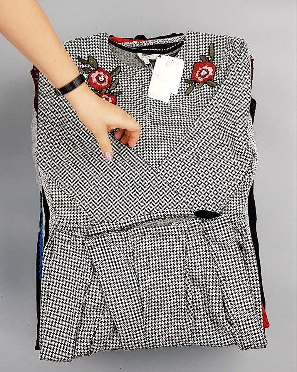 Фотография  870 - Cream Платья Winter#25 кг оптом в Пскове и Псковской области