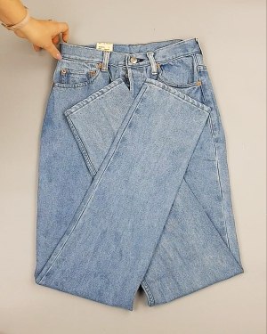 Фотография  410 - Джинсы LEVIS муж #7,7 кг, ЛОТ №7017 оптом в Пскове и Псковской области