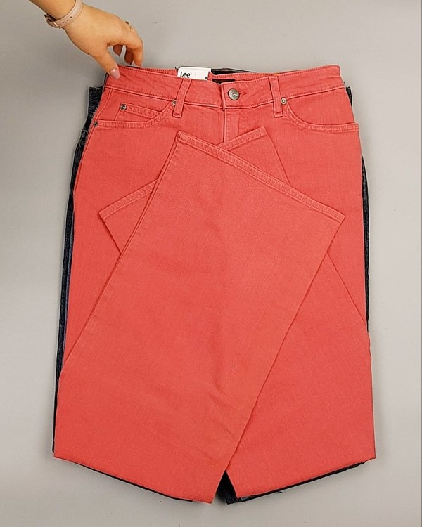 Фотография  363 - Джинсы LEE м/ж#7,9 кг, ЛОТ №7032 оптом в Пскове и Псковской области