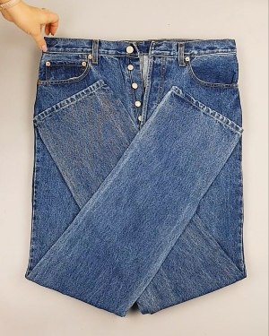 Фотография  801 - Джинсы LEVIS муж #7,5 кг, ЛОТ №7013 оптом в Пскове и Псковской области