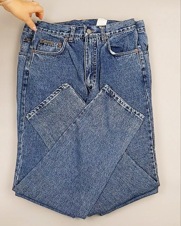 Фотография  811 - Джинсы CALVIN KLEIN муж #7,6 кг, ЛОТ №7020 оптом в Пскове и Псковской области