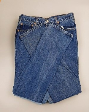 Фотография  938 - Джинсы LEVIS муж #7,6 кг, ЛОТ №7015 оптом в Пскове и Псковской области