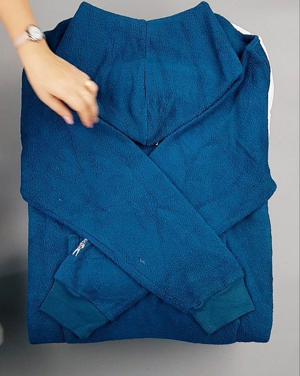 Фотография  315 - HOODIE CAN 084#10 кг, ЛОТ №7033 оптом в Пскове и Псковской области