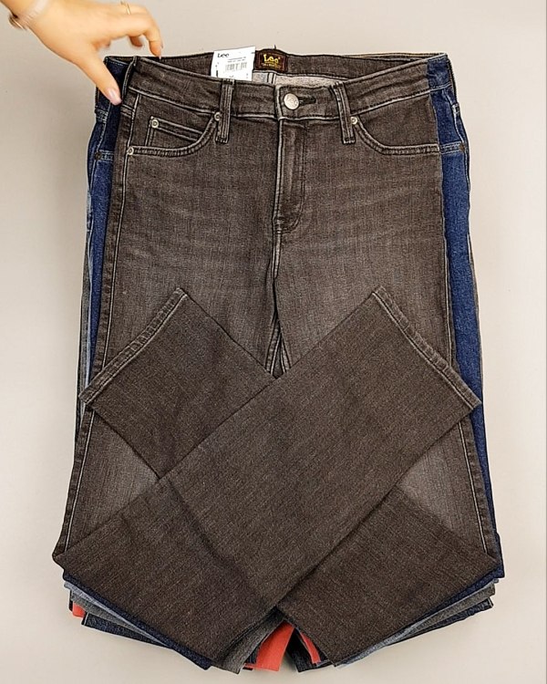 Фотография  935 - Джинсы LEE м/ж#7,9 кг, ЛОТ №7032 оптом в Пскове и Псковской области