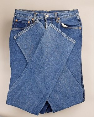 Фотография  439 - Джинсы LEVIS муж #7,7 кг, ЛОТ №7017 оптом в Пскове и Псковской области