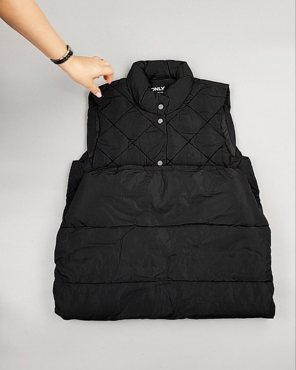 Фотография  606 - Верхняя одежда ONLY 104#10 кг, ЛОТ №7196 оптом в Пскове и Псковской области