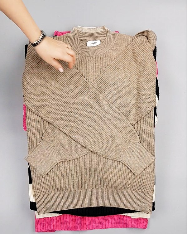 Фотография  432 - Джемпера Bestseller 104#7 кг, ЛОТ №7227 оптом в Пскове и Псковской области