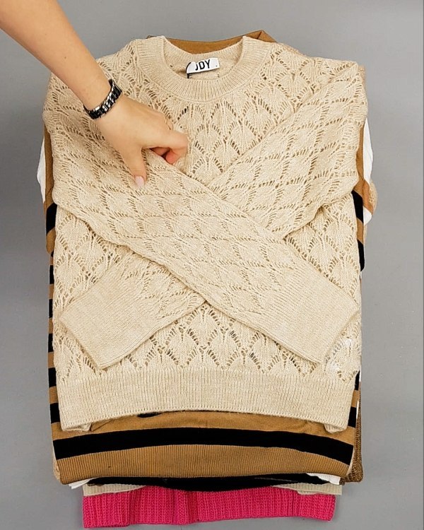 Фотография  626 - Джемпера Bestseller 104#7 кг, ЛОТ №7227 оптом в Пскове и Псковской области