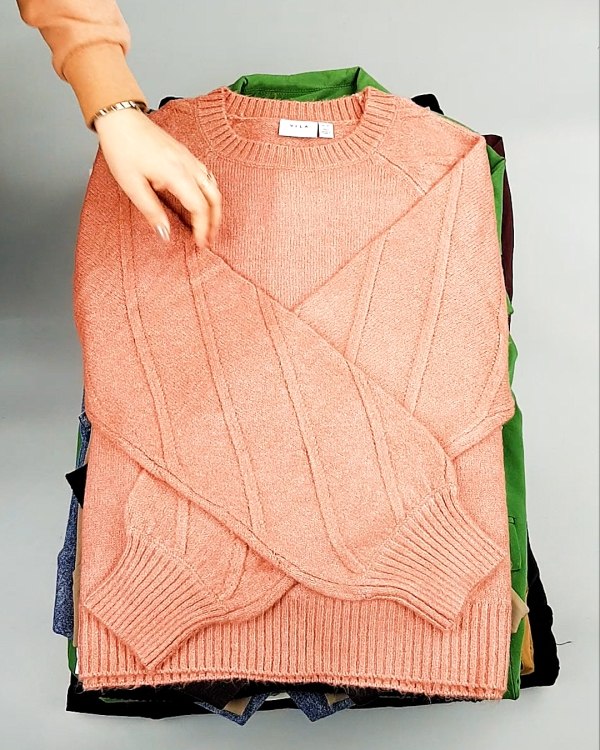 Фотография  694 - Bestseller Winter В mix 114#15 кг, ЛОТ №7374 оптом в Пскове и Псковской области