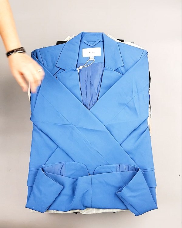 Фотография  856 - Bestseller Winter mix 104#15 кг, ЛОТ №7343 оптом в Пскове и Псковской области