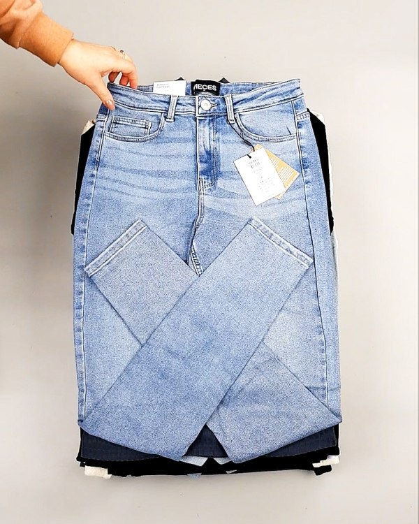 Фотография  567 - PIECES Winter mix 104#15 кг, ЛОТ №7379 оптом в Пскове и Псковской области