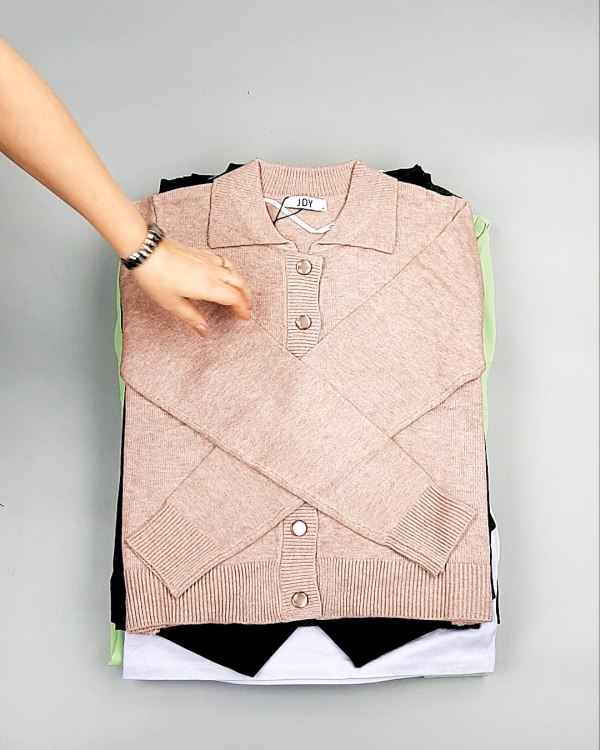 Фотография  643 - Bestseller Winter mix 104#15 кг, ЛОТ №7346 оптом в Пскове и Псковской области