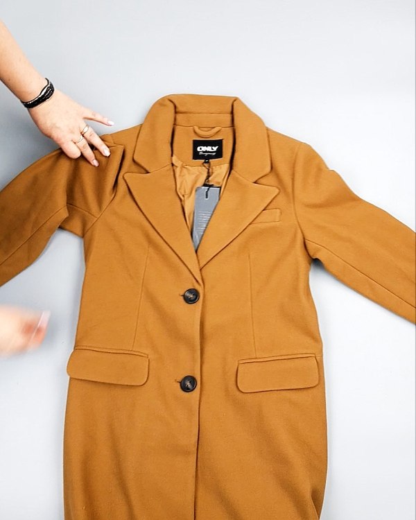 Фотография  655 - Пальто Bestseller 104#10,5 кг, ЛОТ №7559 оптом в Пскове и Псковской области