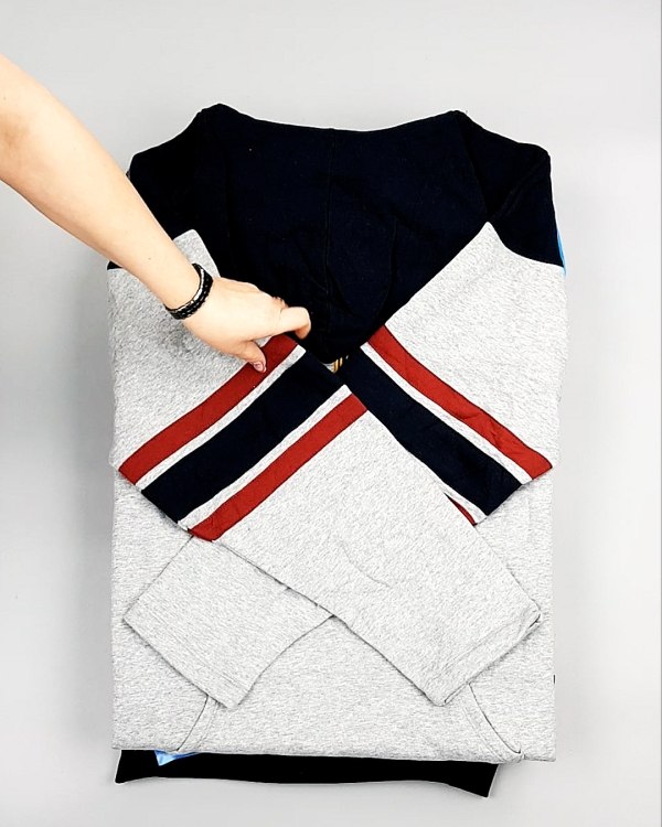 Фотография  190 - Толстовки СТОК CAN 0424#10 кг, ЛОТ №7447 оптом в Пскове и Псковской области