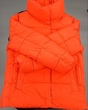 Купить Верхняя одежда AMAZON жен 015#10 кг, ЛОТ №7712 оптом в Пскове и Псковской области