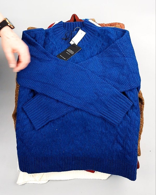 Фотография  774 - Джемпера СТОК CAN 084#7 кг, ЛОТ №7651 оптом в Пскове и Псковской области