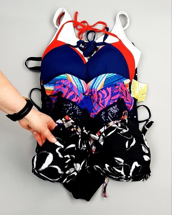 Фотография  398 - Купальники СТОК CAN 124#5 кг, ЛОТ №7690 оптом в Пскове и Псковской области