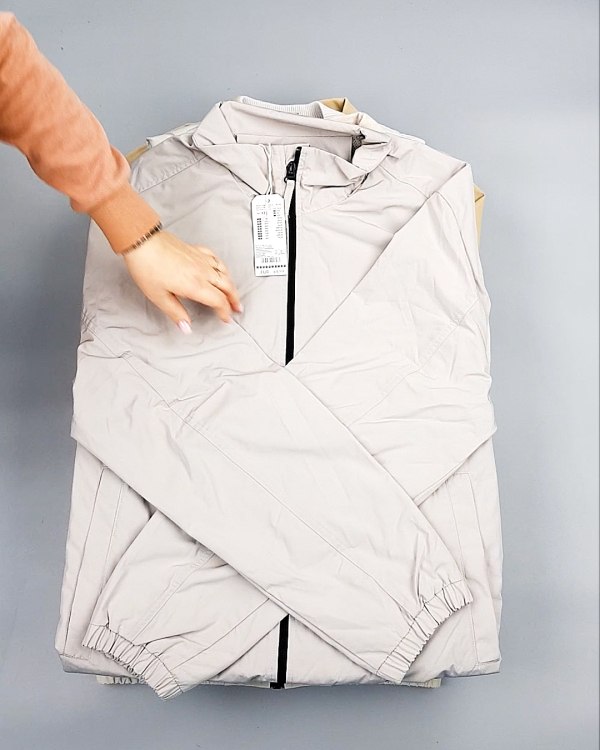 Фотография  562 - Верхняя одежда весна TOM TAILOR 124#7,1 кг, ЛОТ №7580 оптом в Пскове и Псковской области