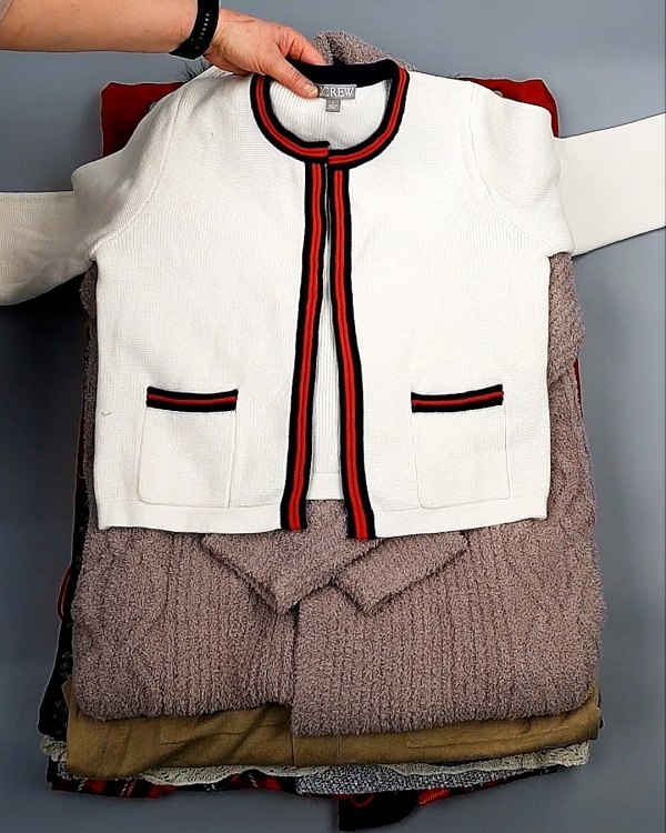 Фотография  645 - Кардиганы СТОК CAN 084#7 кг, ЛОТ №7672 оптом в Пскове и Псковской области