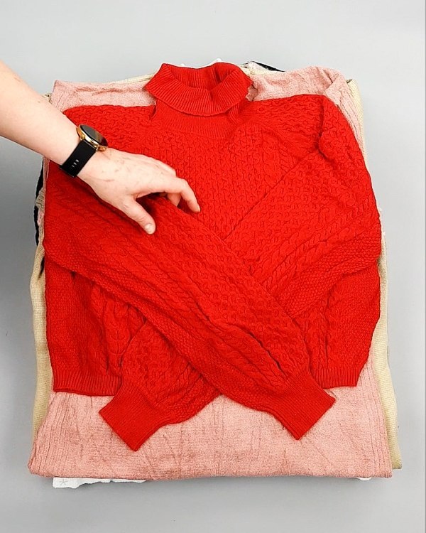 Фотография  502 - Джемпера СТОК CAN 084#7 кг, ЛОТ №7649 оптом в Пскове и Псковской области