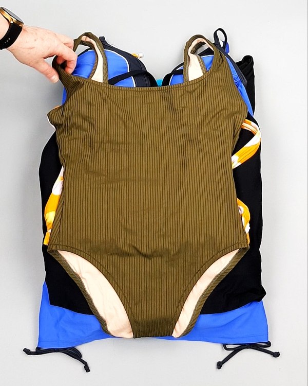 Фотография  705 - Купальники СТОК CAN 124#5 кг, ЛОТ №7689 оптом в Пскове и Псковской области